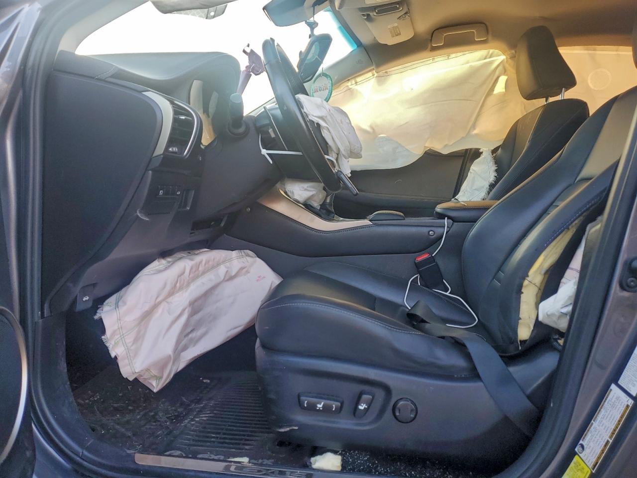 Lexus NX 300 Base Image 7