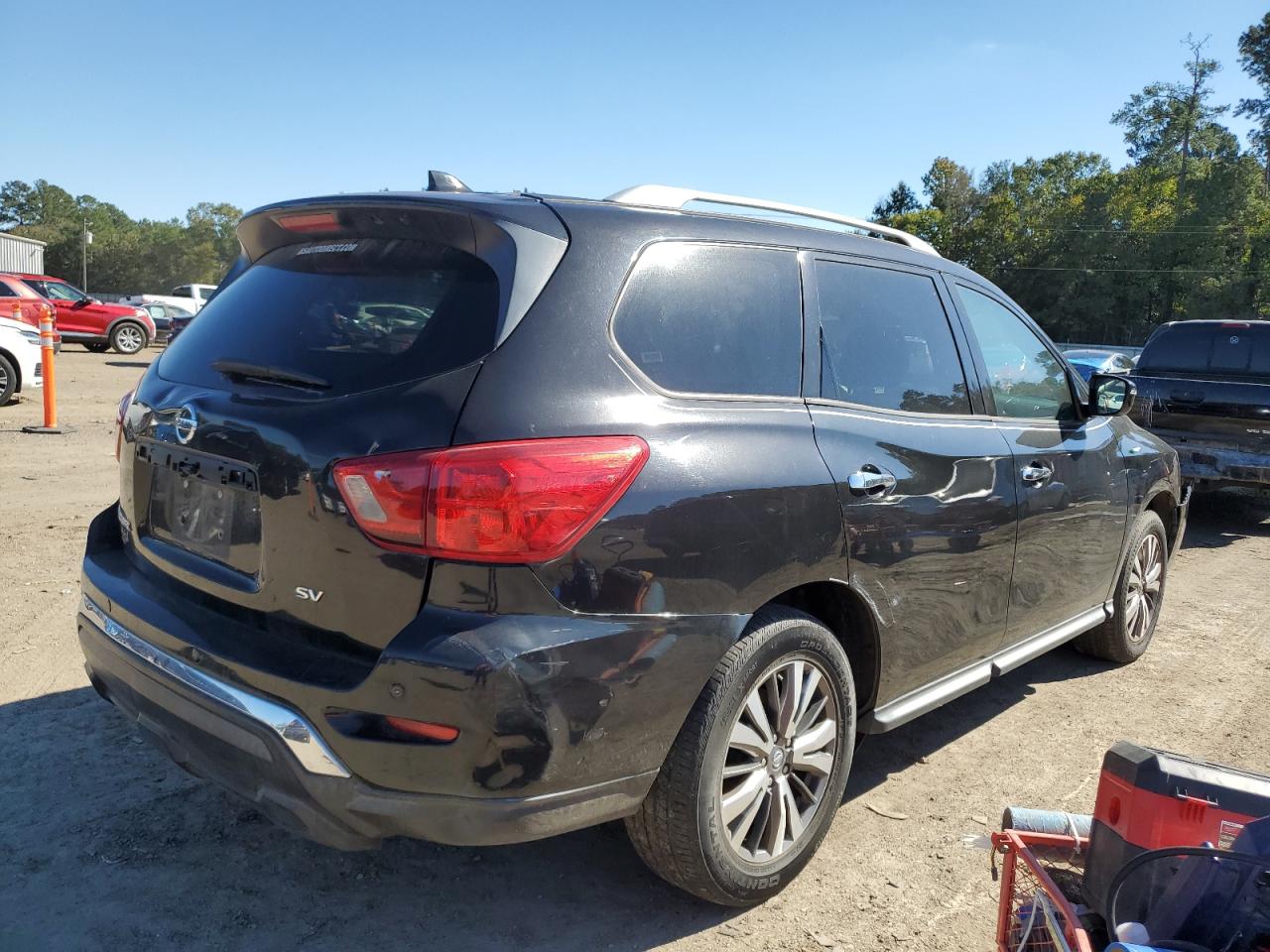 Nissan Pathfinder S Image 6