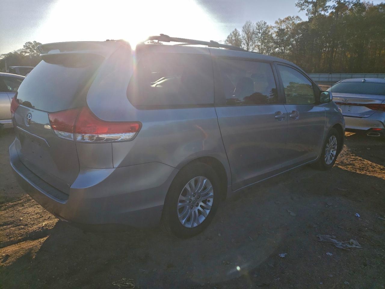 Toyota Sienna Xle Image 10