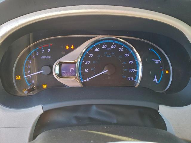 Toyota Sienna Xle Image 2