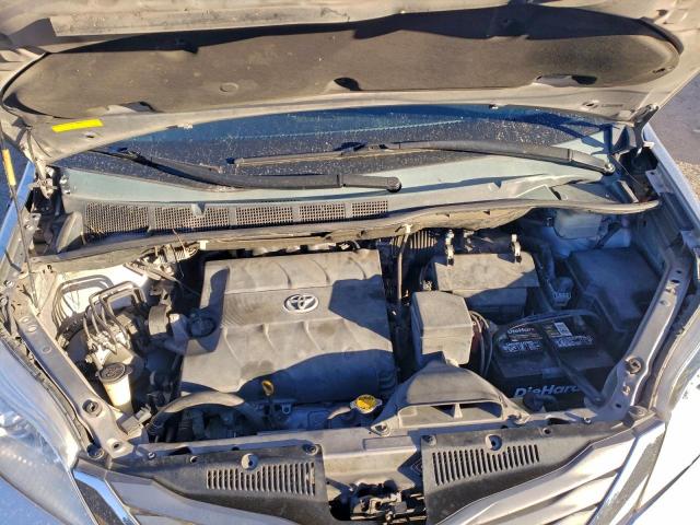 Toyota Sienna Xle Image 8