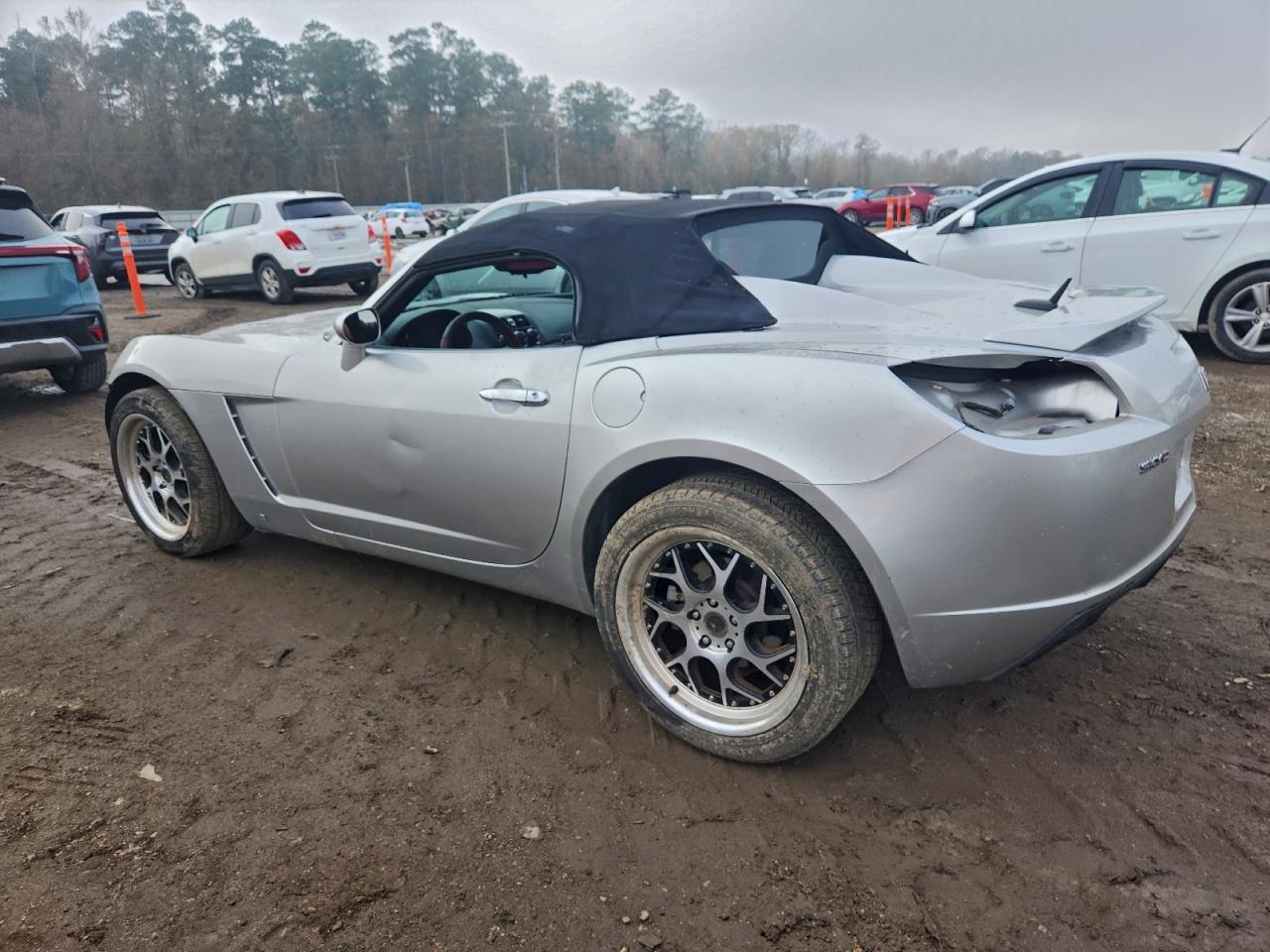 Saturn SKY Redline Image 2