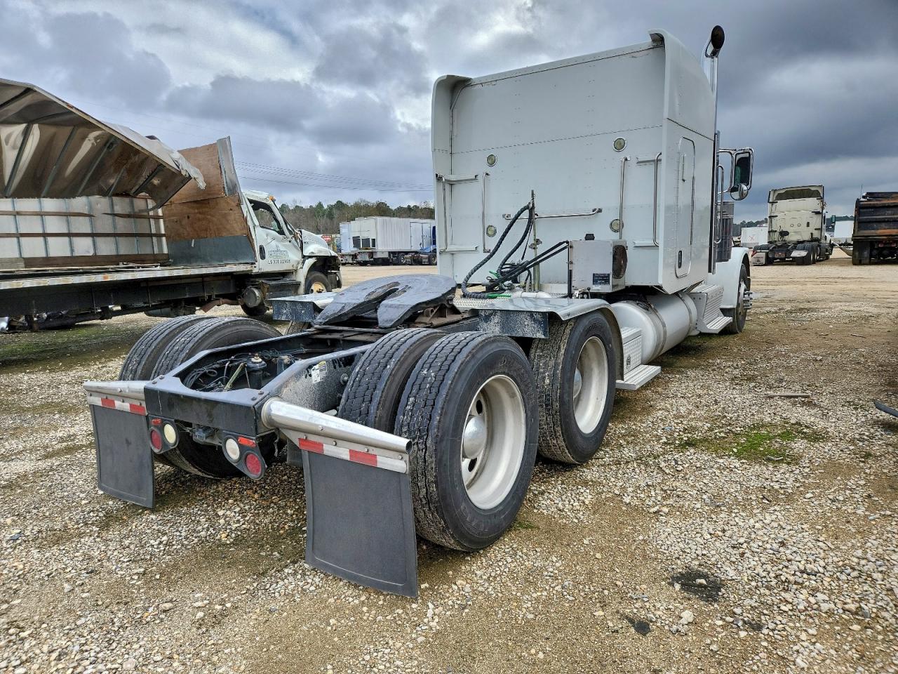 Peterbilt 389 Image 5