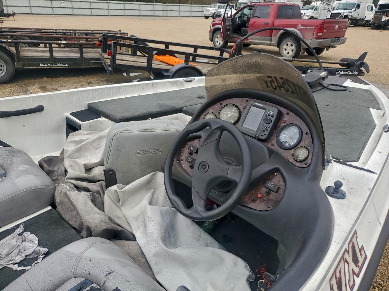 Stratos Boat Image 2