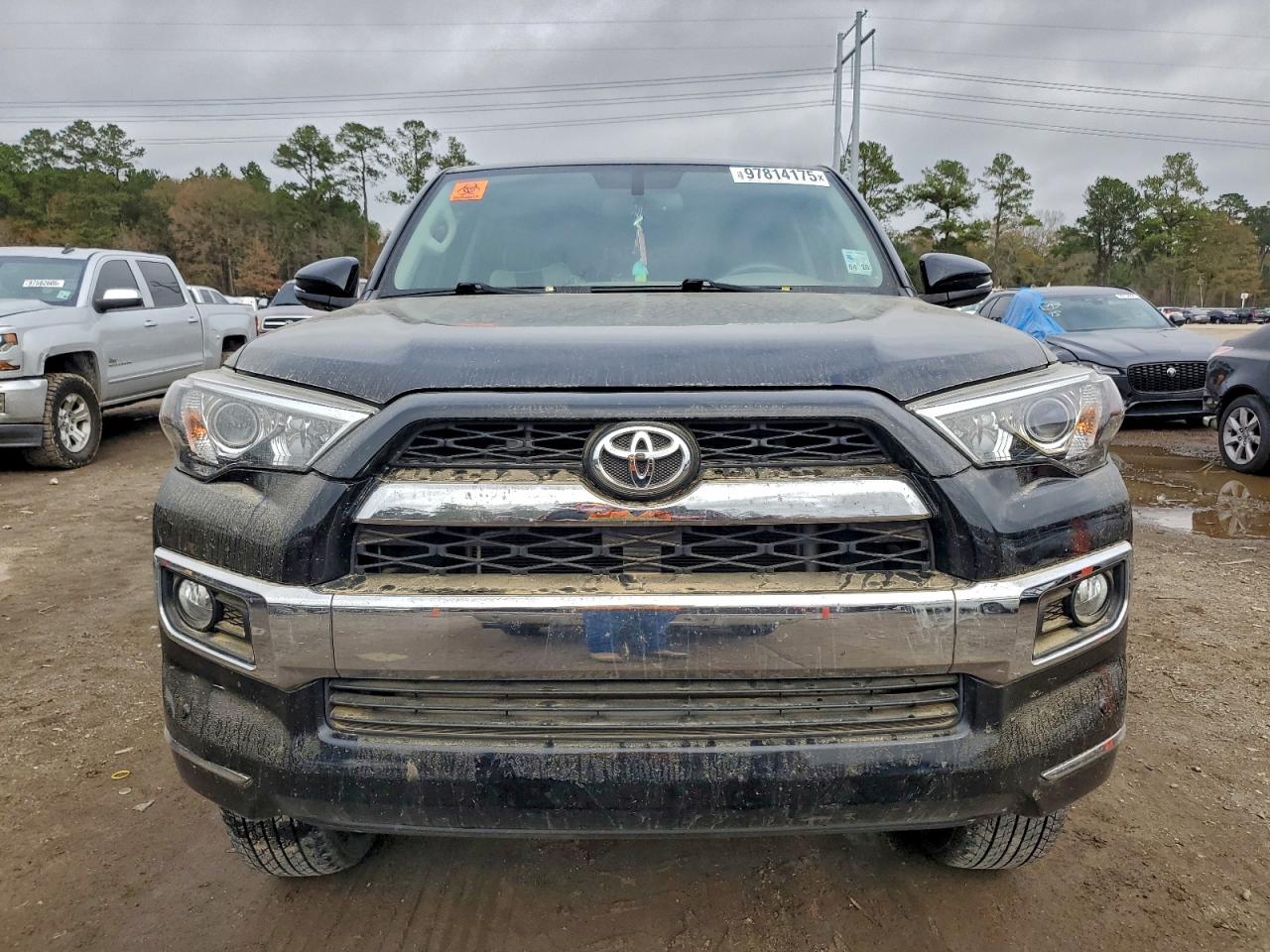 Toyota 4Runner Sr5 Image 2