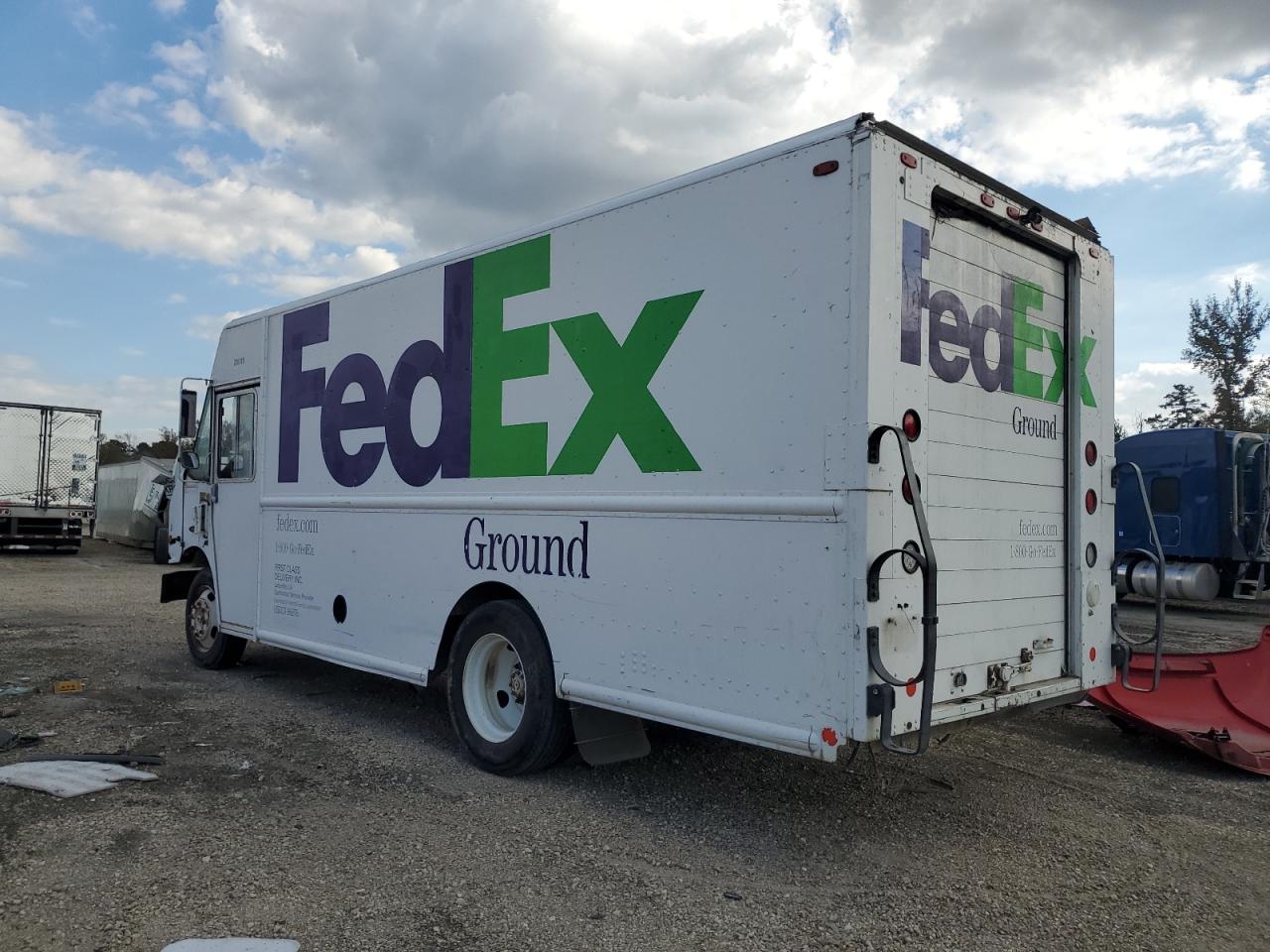 Freightliner Chassis M M Line Walk-in Van Image 7