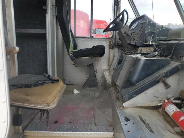 Freightliner Chassis M M Line Walk-in Van Image 4