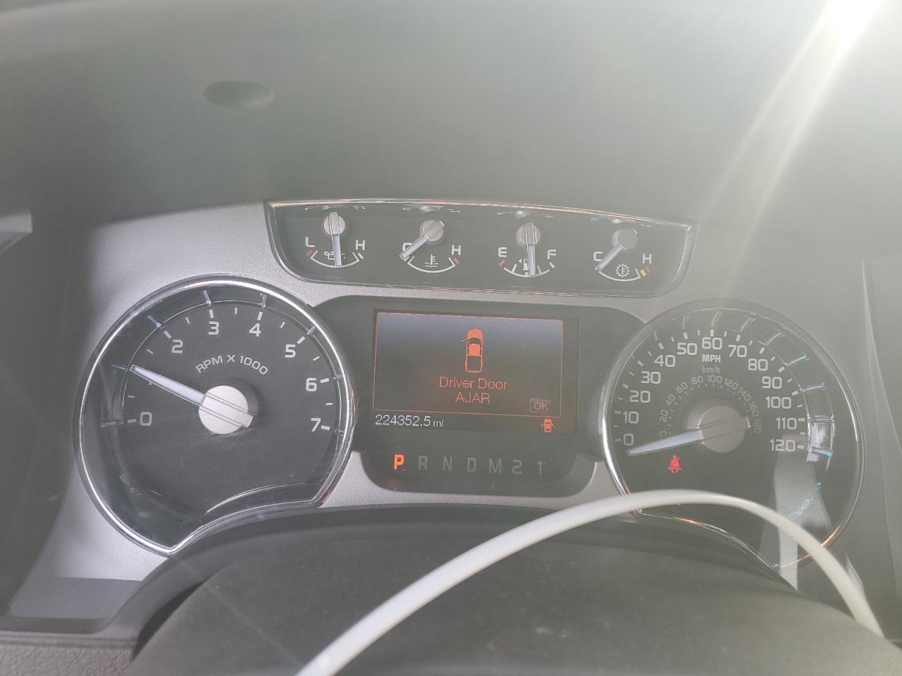 Ford F-150 Supercrew Image 9