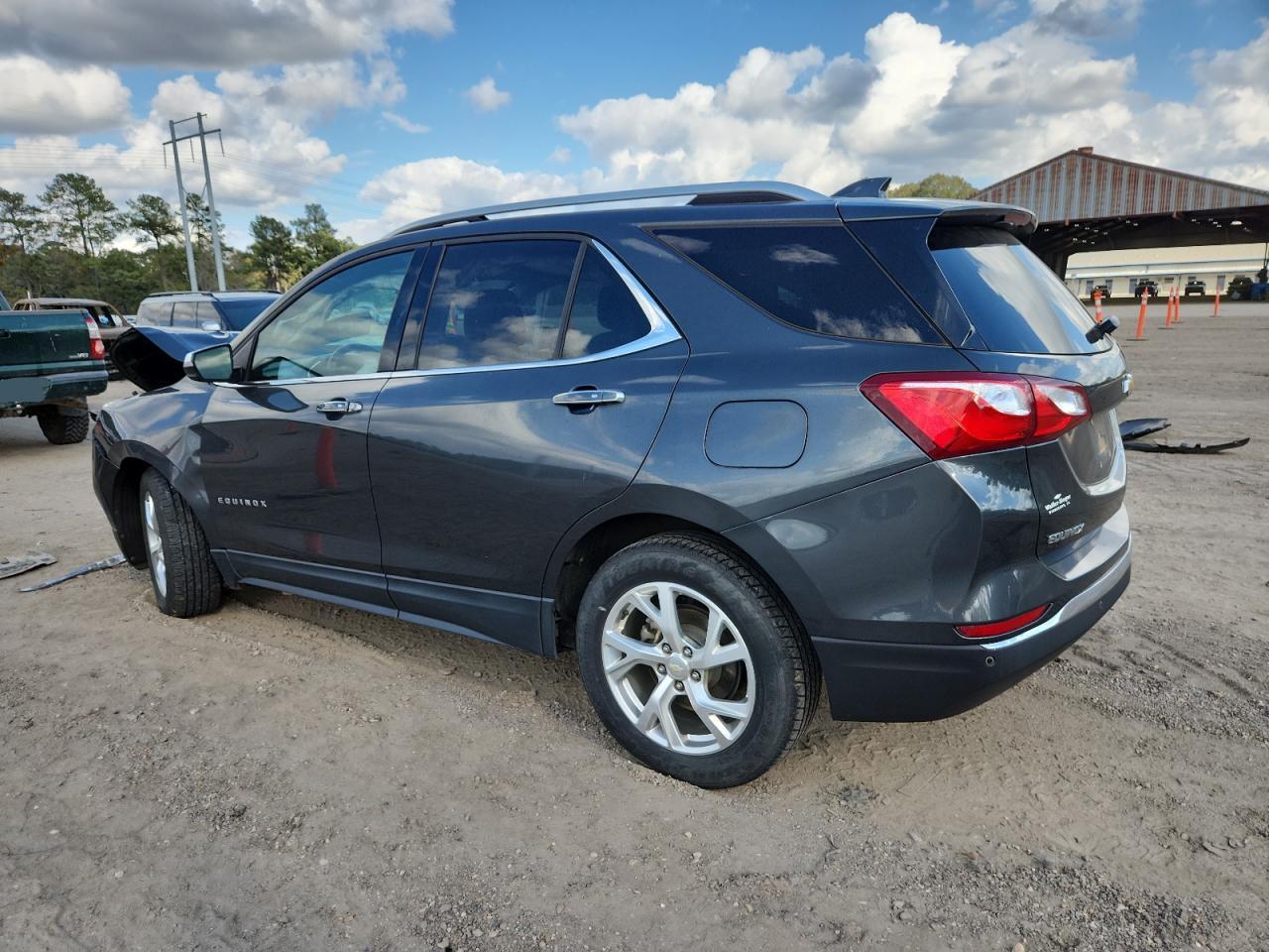 Chevrolet Equinox Premier Image 3