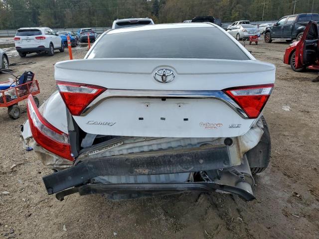 Toyota Camry Le Image 5