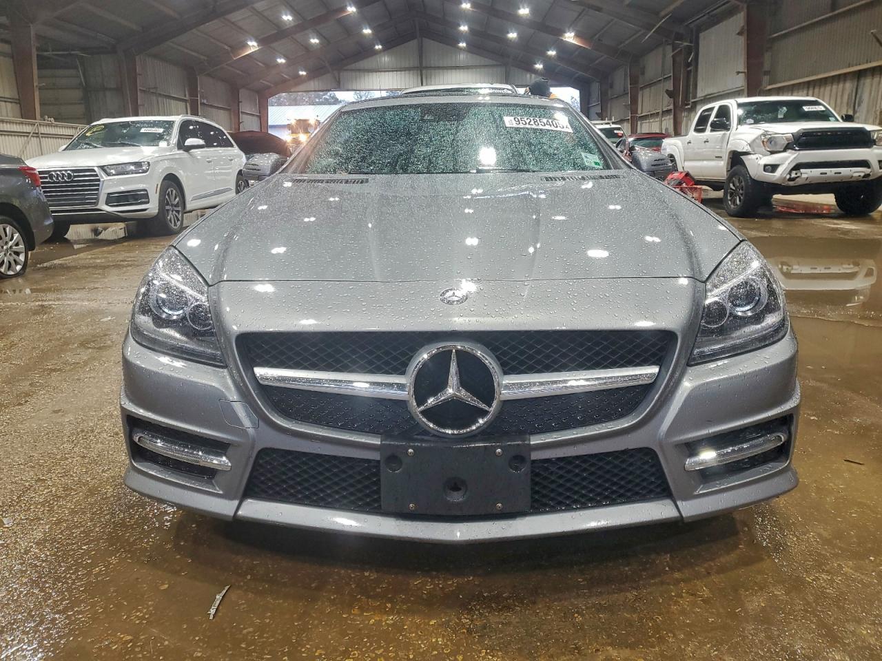 Mercedes-Benz Slk-class 350 Image 2