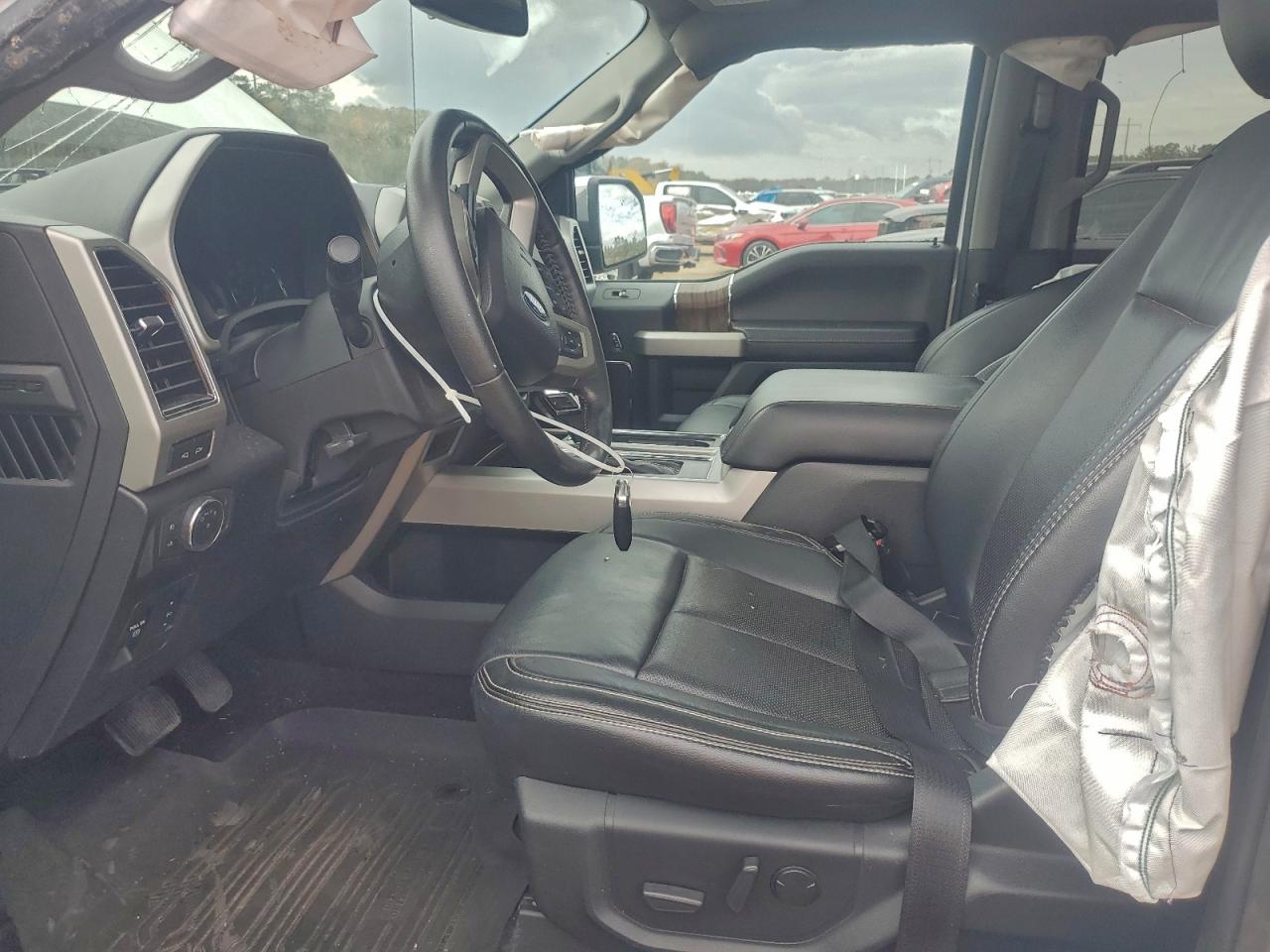 Ford F-150 Supercrew Image 11