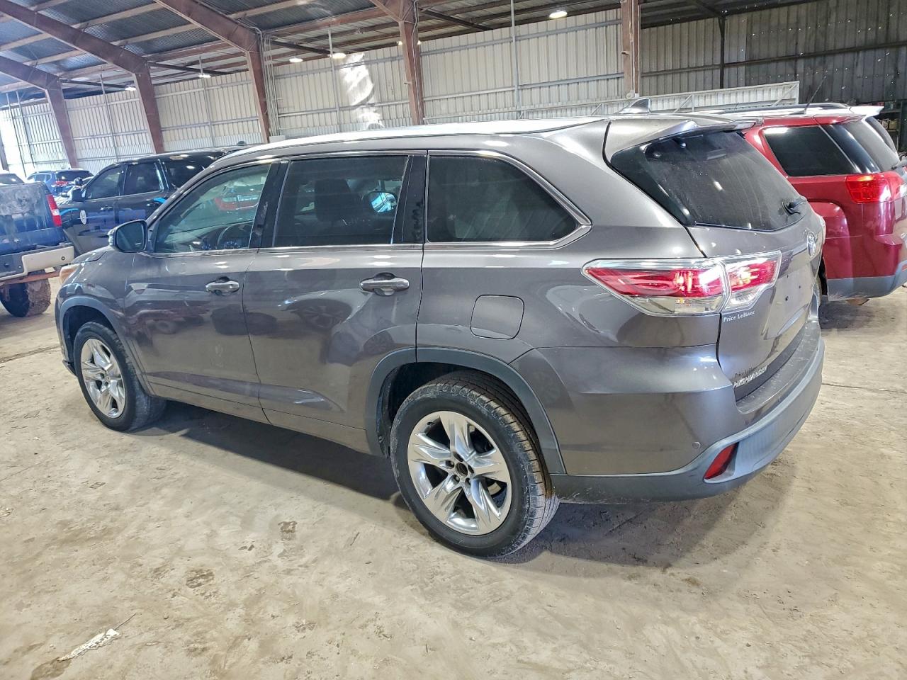 Toyota Highlander Limited Image 2
