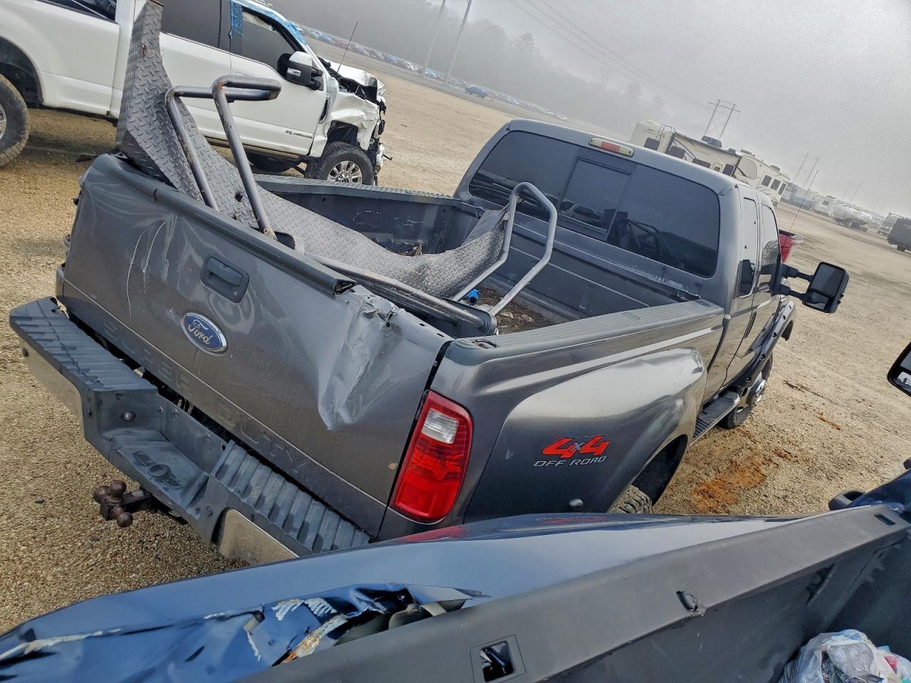 Ford F-350 Super Duty Image 3