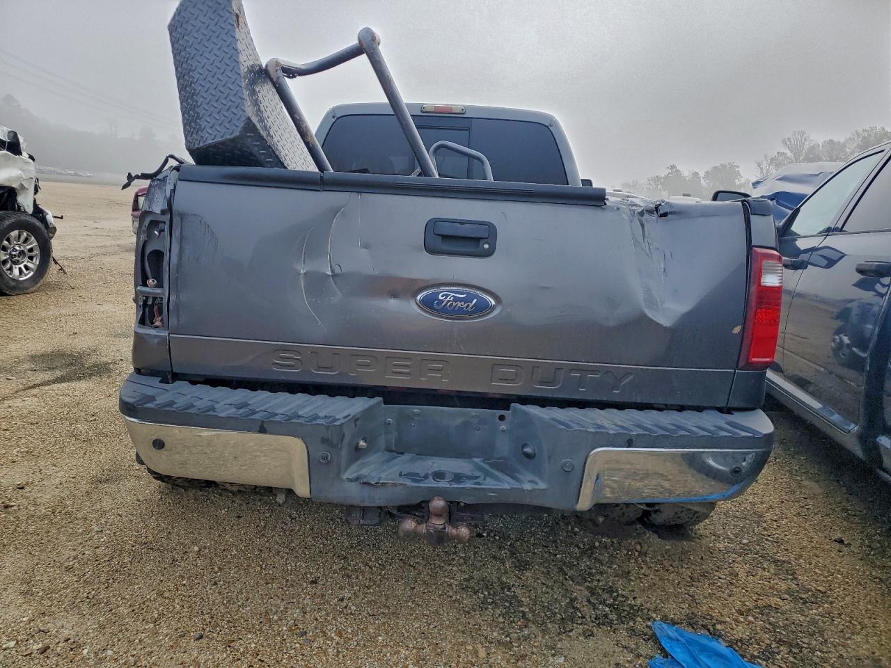 Ford F-350 Super Duty Image 11