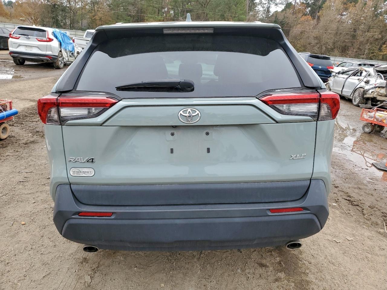 Toyota RAV4 Xle Premium Image 9