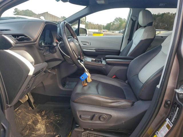 Toyota Sienna Xse Image 12