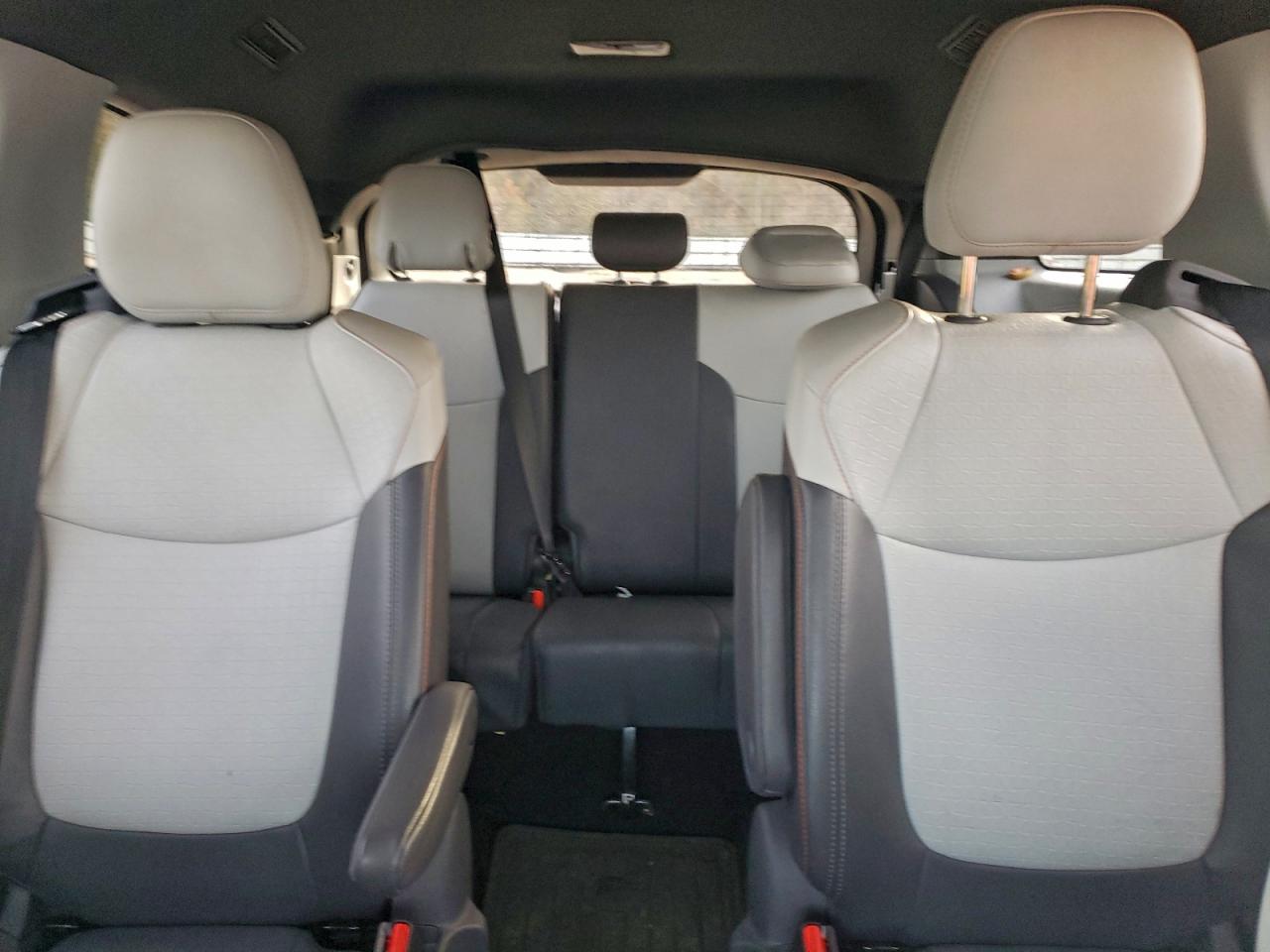 Toyota Sienna Xse Image 5