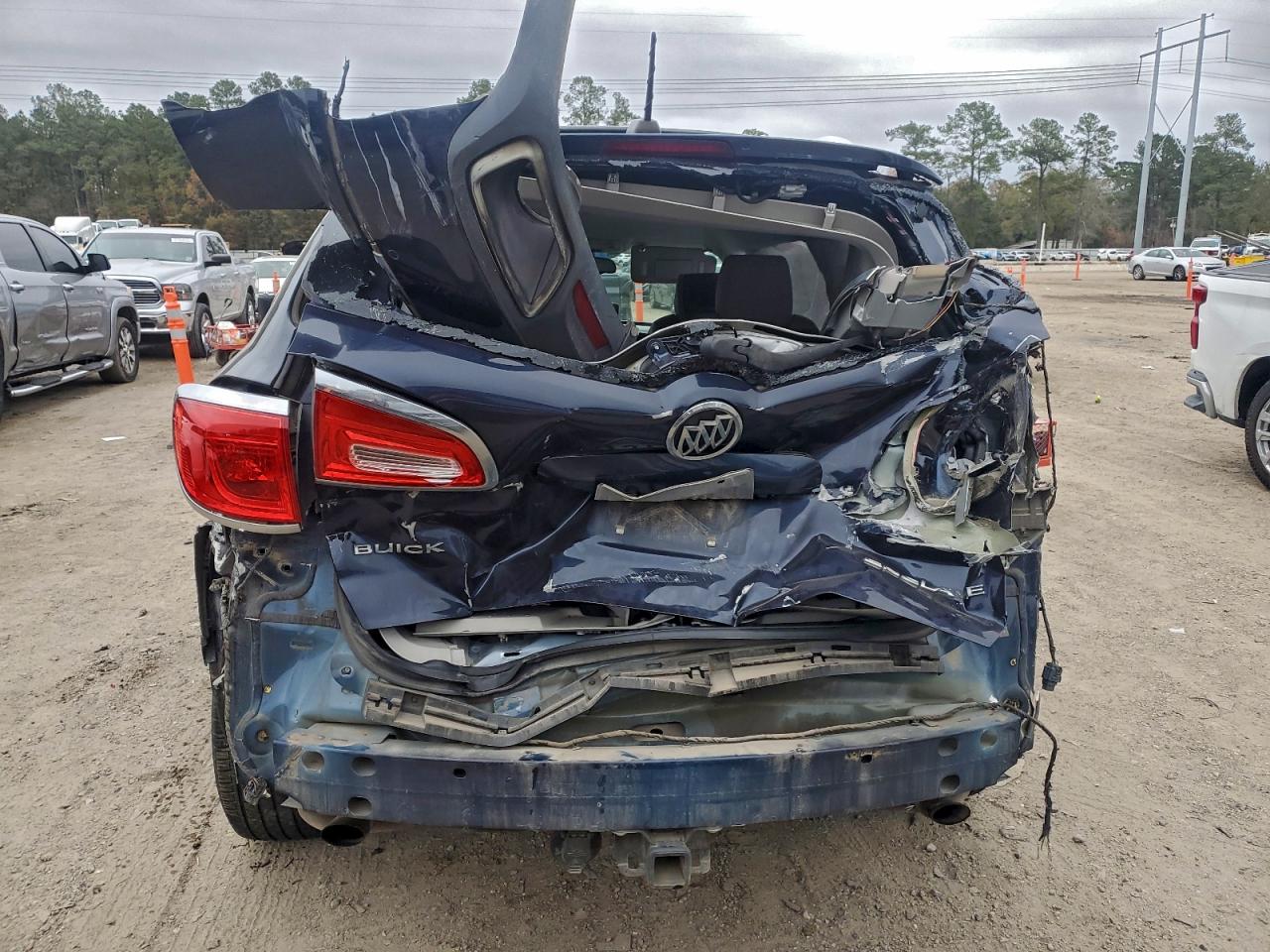 Buick Enclave Image 10