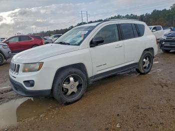  Salvage Jeep Compass
