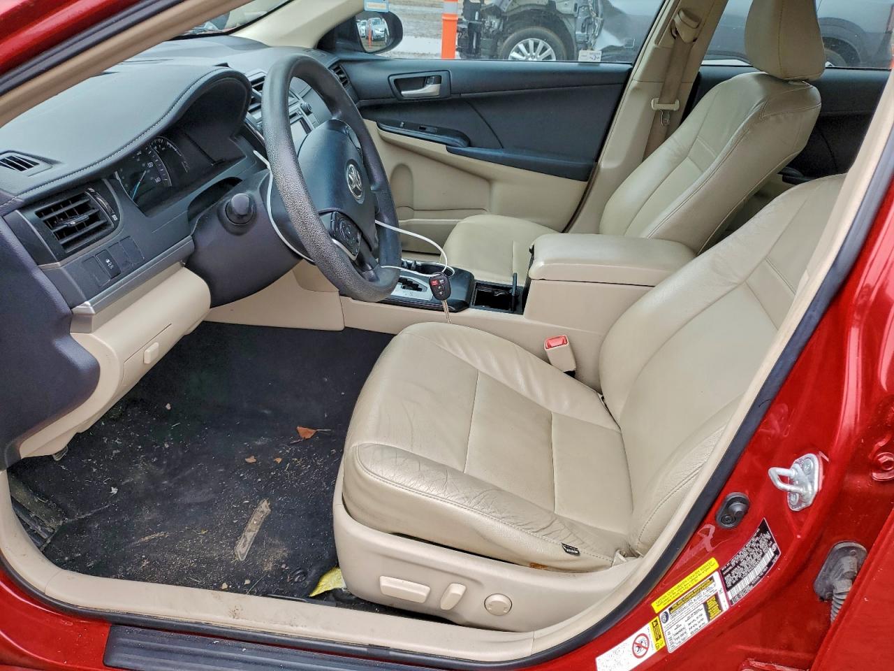 Toyota Camry Base Image 7