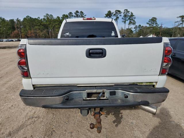 Chevrolet Silverado C2500 Heavy Duty Image 4