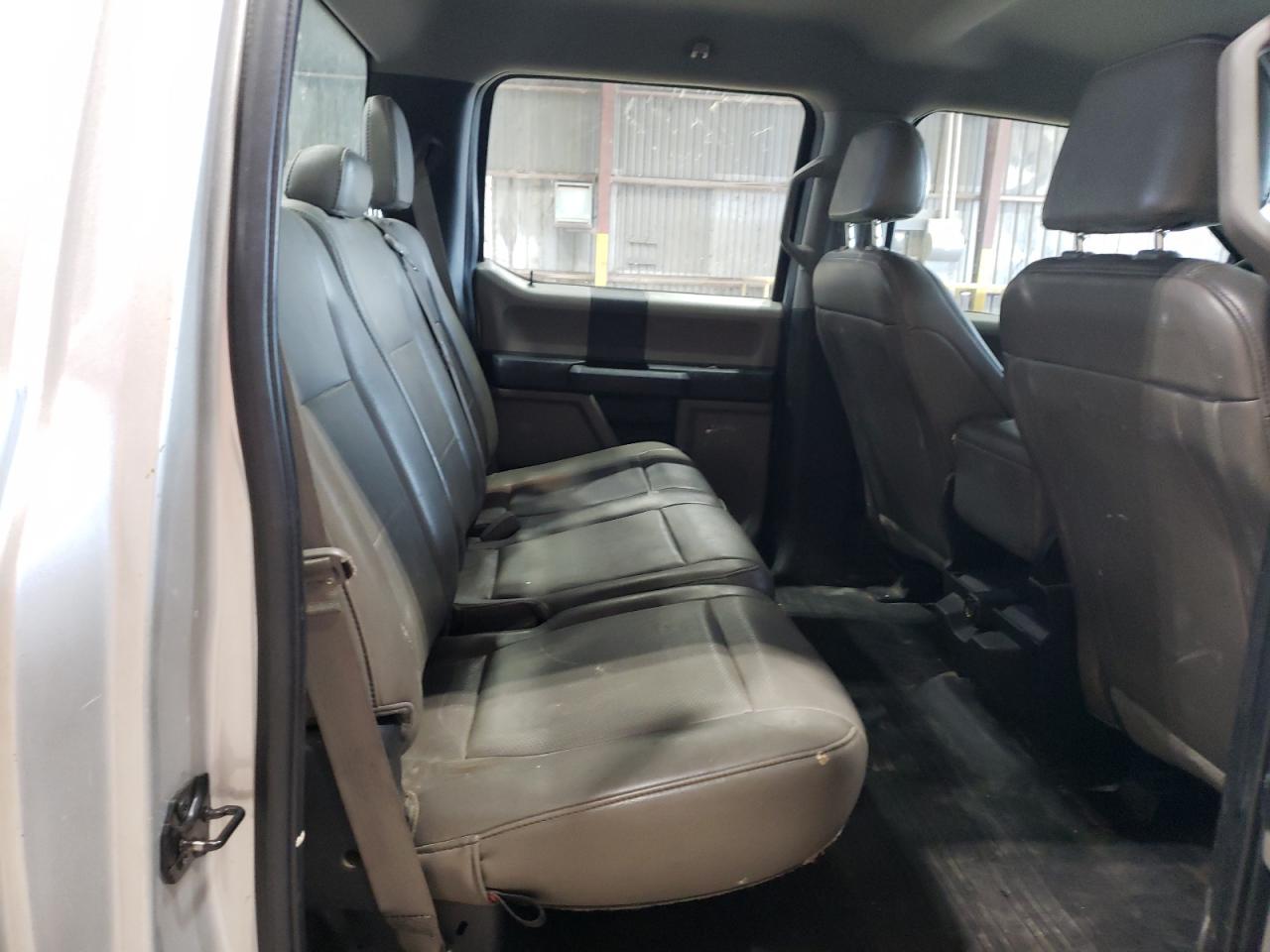 Ford F-150 Supercrew Image 12