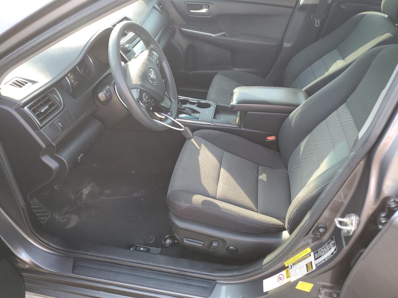 Toyota Camry Le Image 2