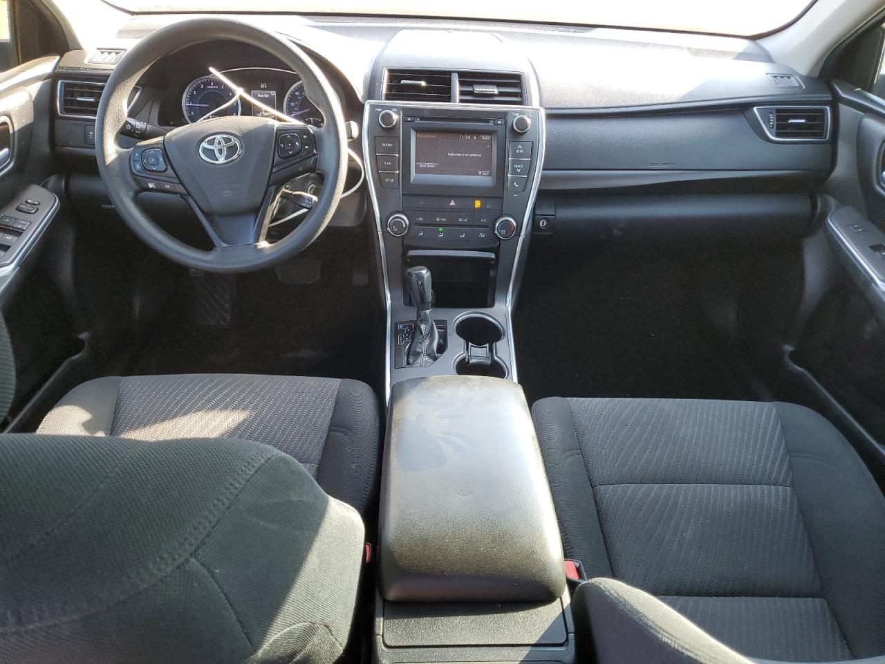 Toyota Camry Le Image 8