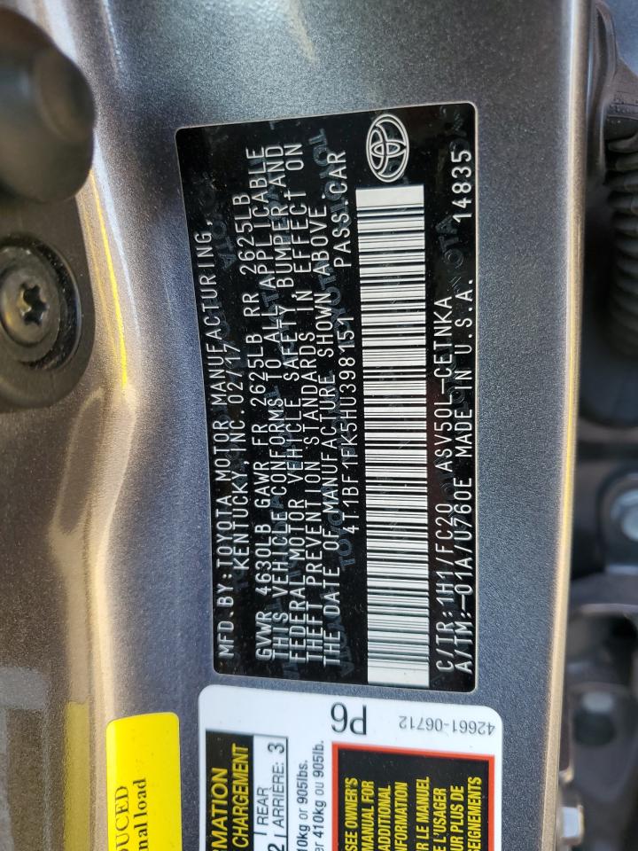 Toyota Camry Le Image 6