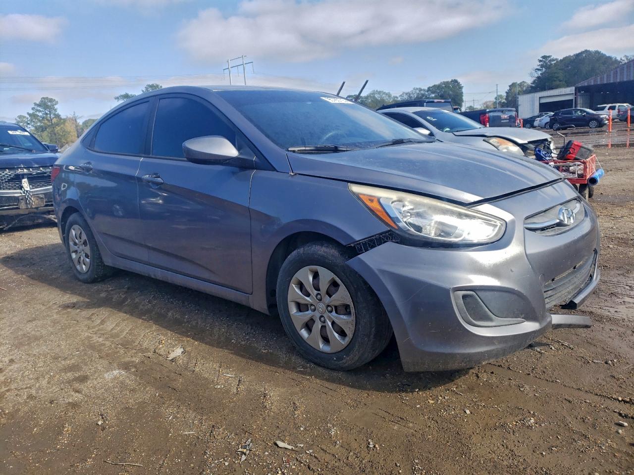Hyundai ACCENT Se Image 4