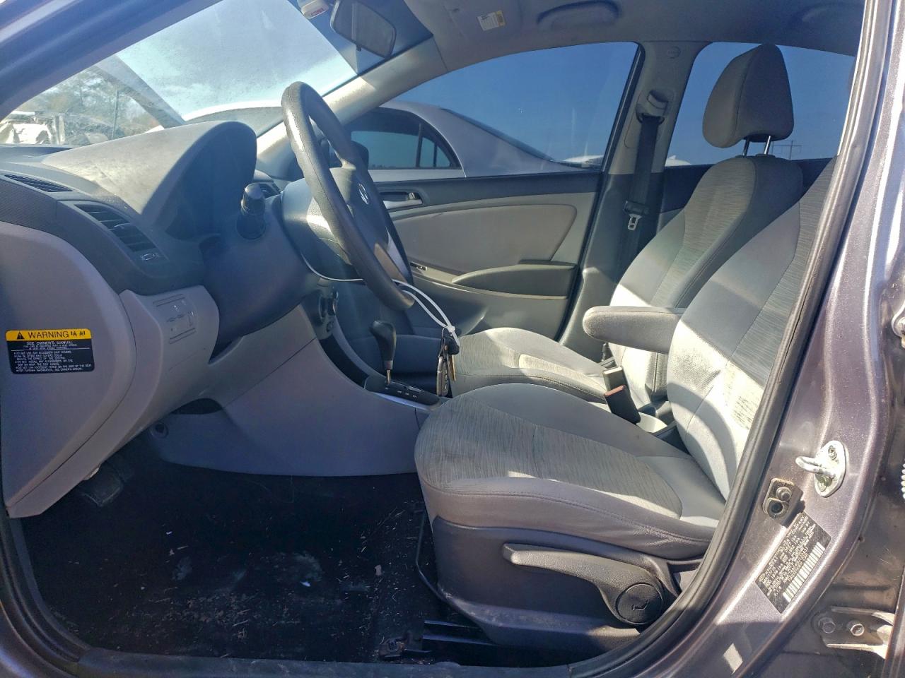 Hyundai ACCENT Se Image 6