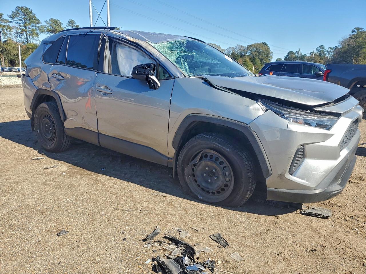 Toyota RAV4 Le Image 3