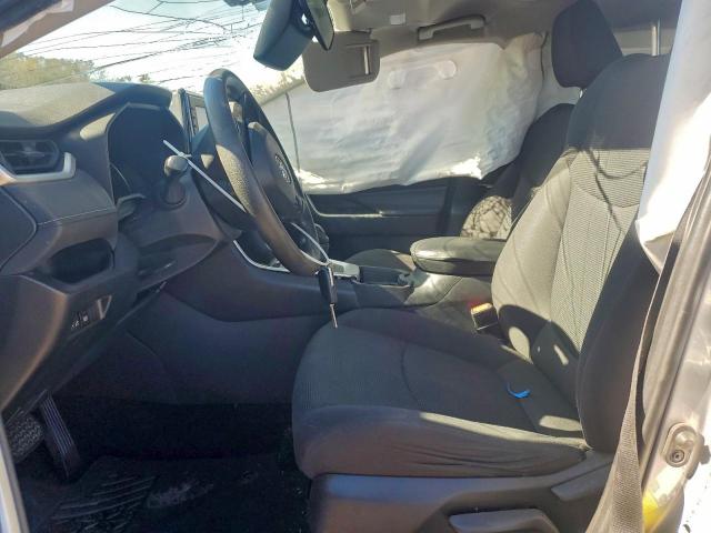 Toyota RAV4 Le Image 5