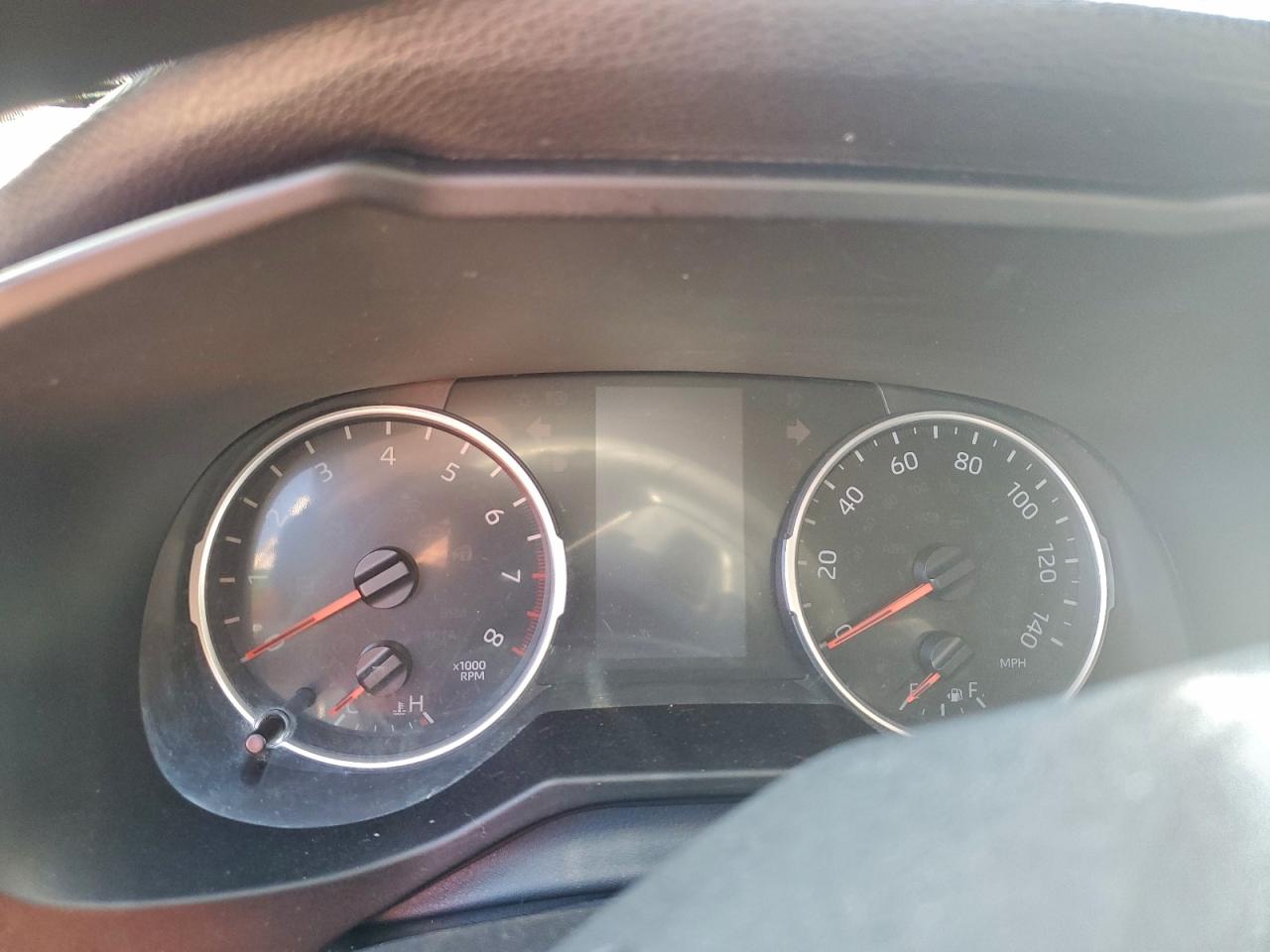 Toyota RAV4 Le Image 7