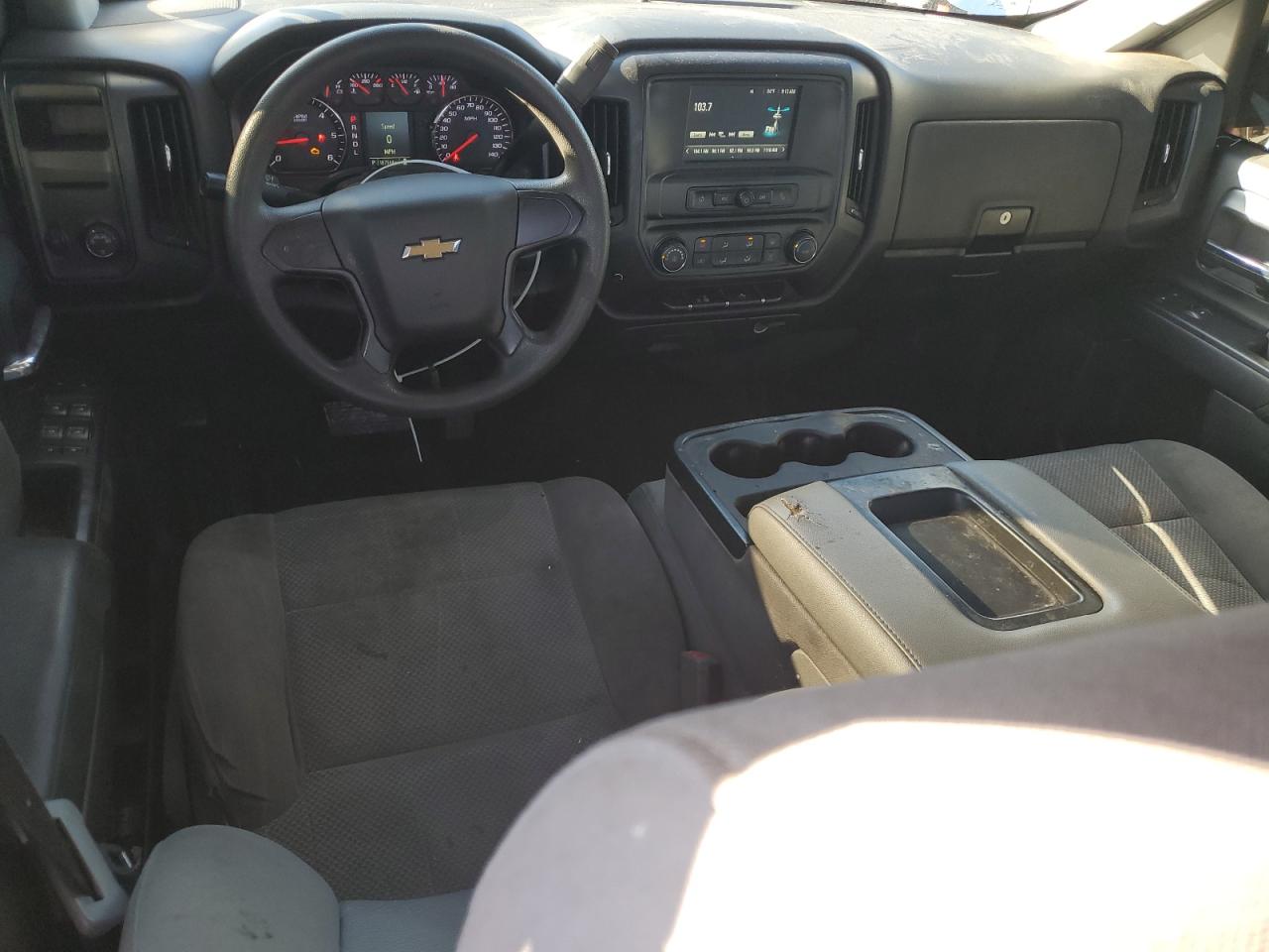 Chevrolet Silverado C1500 Custom Image 11