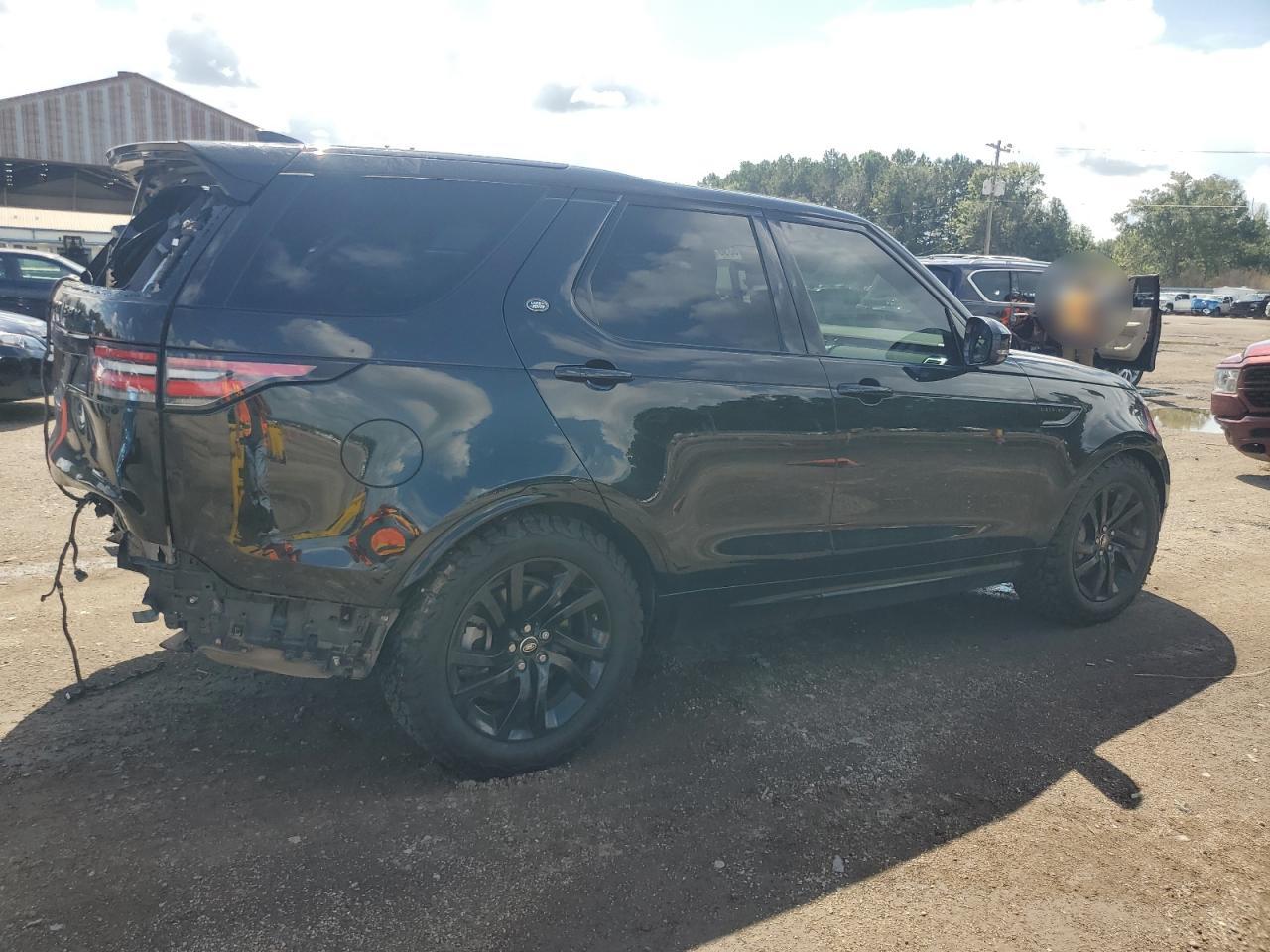 Land Rover Discovery Landmark Image 4