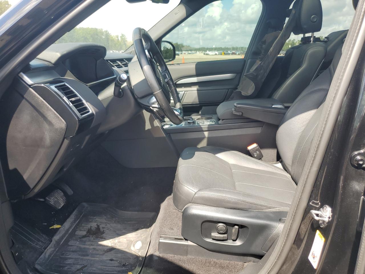 Land Rover Discovery Landmark Image 6