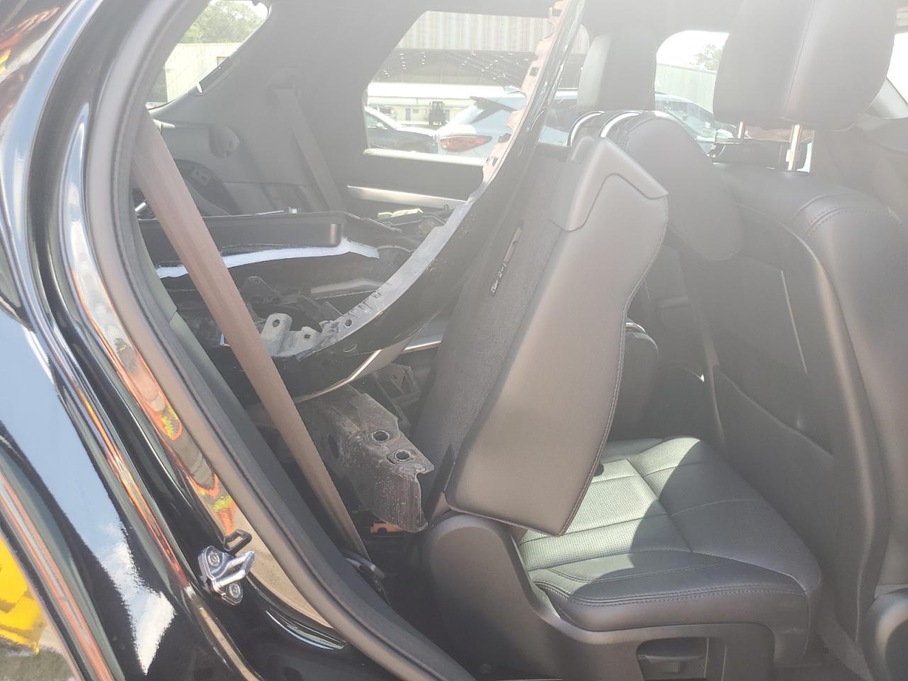 Land Rover Discovery Landmark Image 8