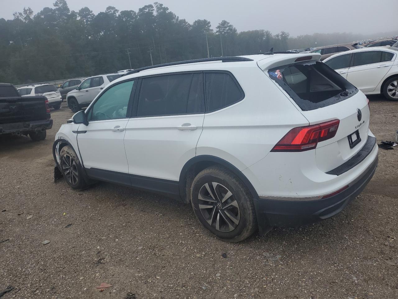Volkswagen Tiguan S Image 7