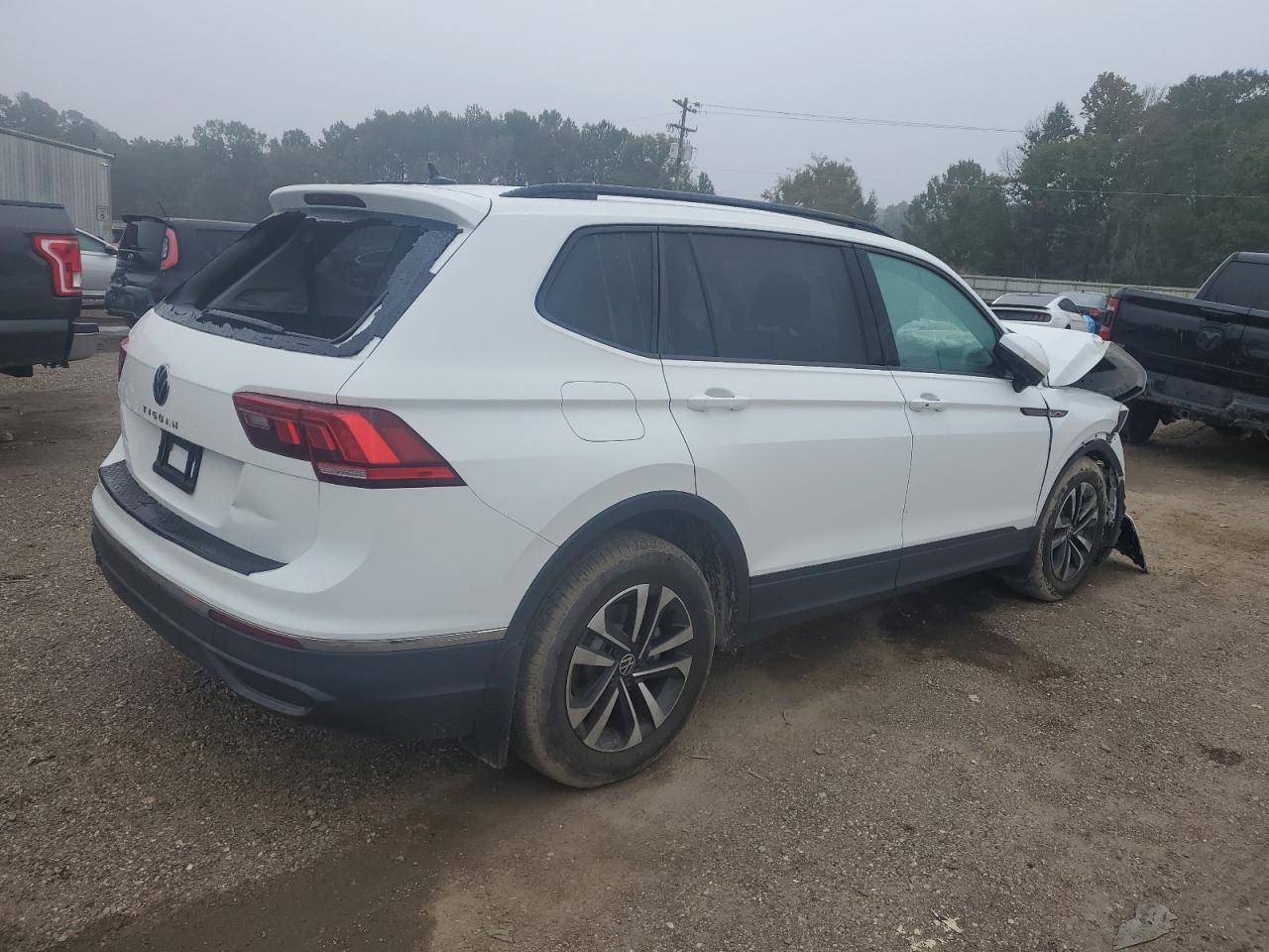 Volkswagen Tiguan S Image 13