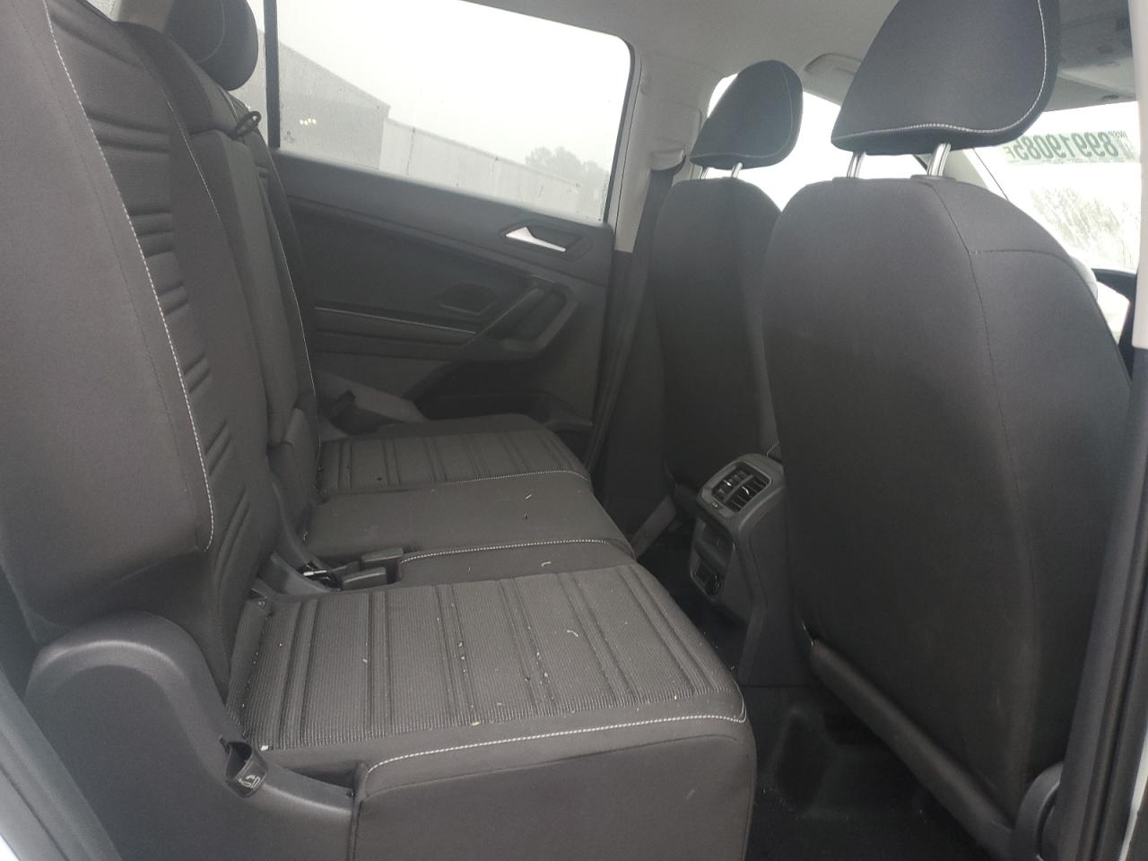 Volkswagen Tiguan S Image 6