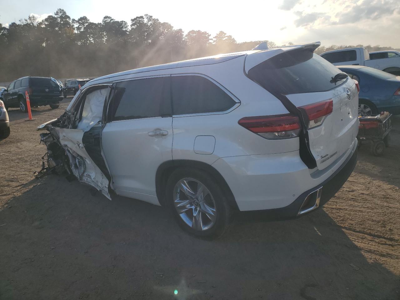 Toyota Highlander Limited Image 11