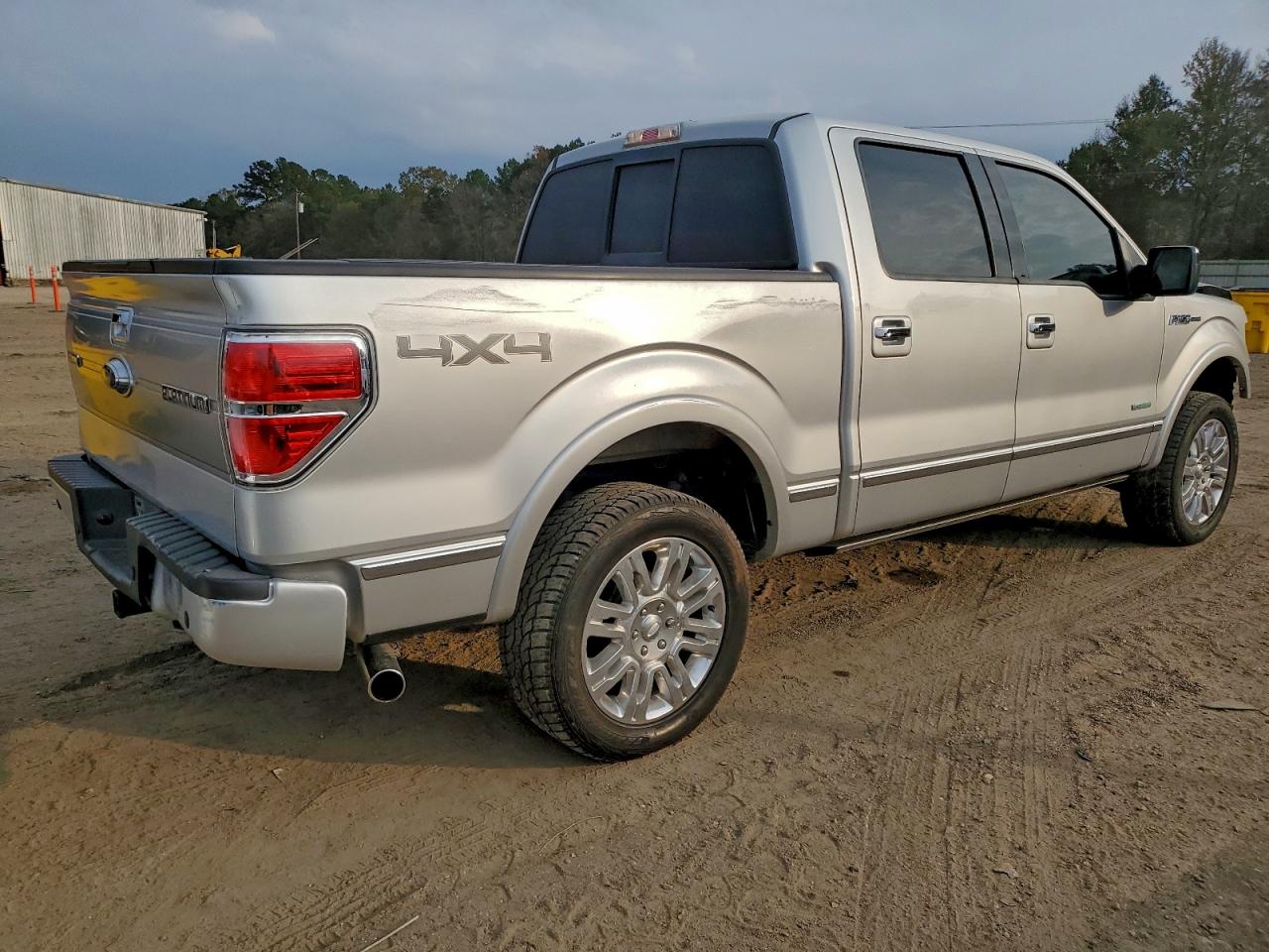 Ford F-150 Supercrew Image 9