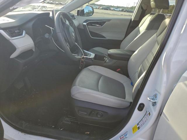 Toyota RAV4 Xle Premium Image 10