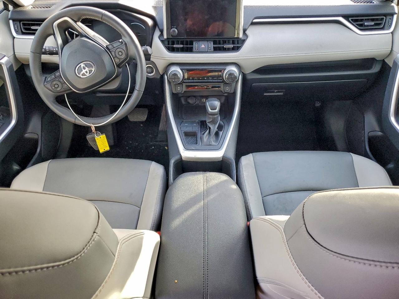 Toyota RAV4 Xle Premium Image 5
