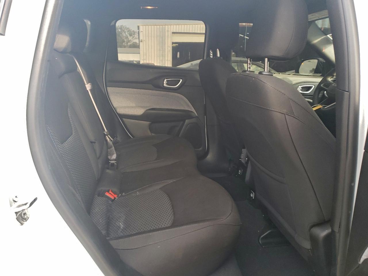 Jeep Compass Sport Image 12