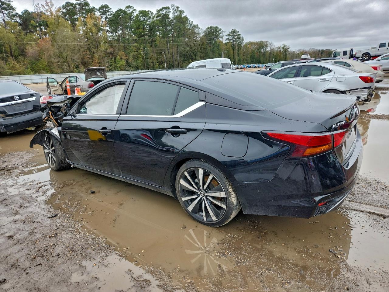 Nissan Altima Sr Image 2