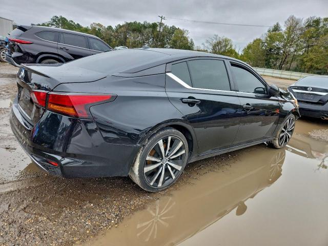 Nissan Altima Sr Image 3