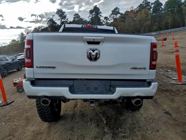 Ram 1500 Laramie Image 9